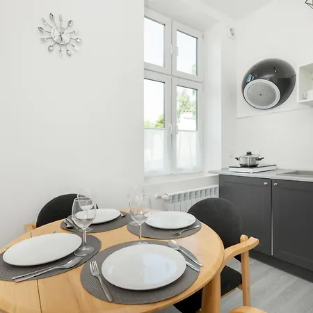 Lejlighed Z Parkingiem Tylko 8 Minut Spaceru Od Morza By Renters Sopot
